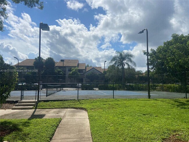 Foto del edificio - 4501 W McNab Rd