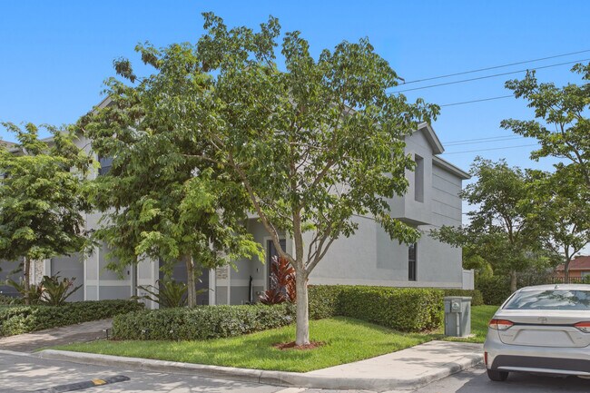 Foto del edificio - 926 NW 3rd Ter