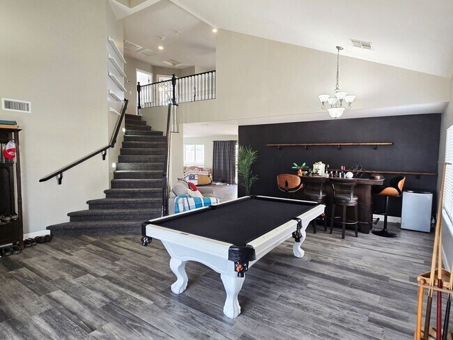 Foto del edificio - 2 story 3-bed, 2-bath home in San Tan Valley!
