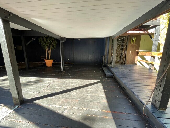 Foto del edificio - 2562 SW Buckingham Ave