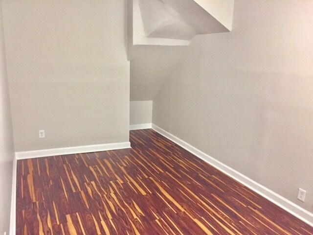 Building Photo - 2447 W Flournoy St