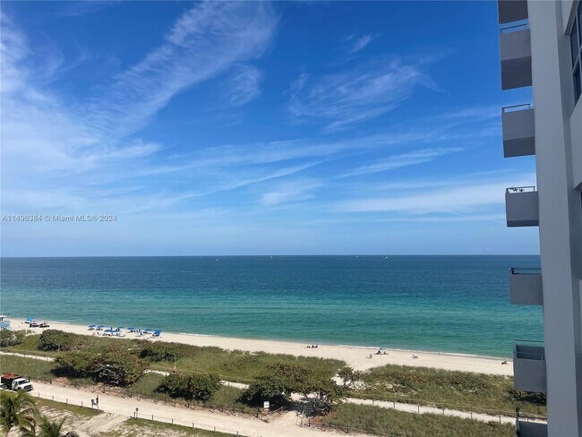 Building Photo - 9225 Collins Ave