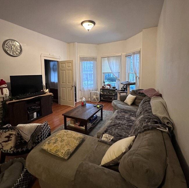 Foto del edificio - 1050 Wendell Ave