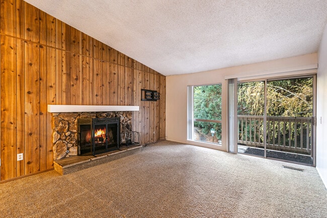 Building Photo - 101 Rockledge Ln