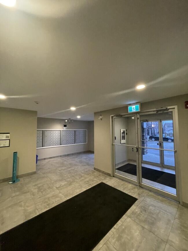 Photo du bâtiment - 2.0 bedroom in Edmonton Alberta T6X 0G6