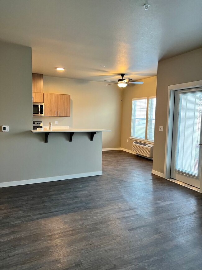 Interior Photo - Eagle Pointe