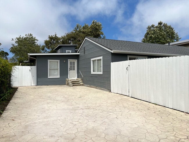 Driveway - 6716 Pasado Rd