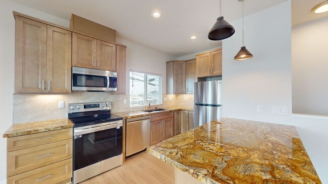 Foto del edificio - PRICE REDUCED!