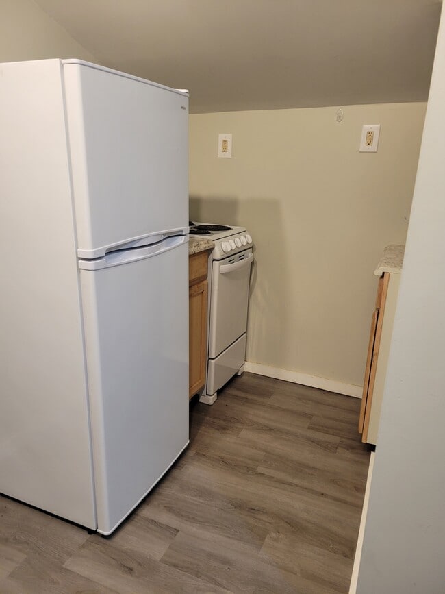 Building Photo - 212 State St