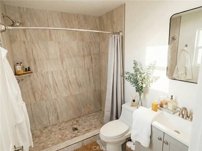 Foto del edificio - 8460 Nestle Ave