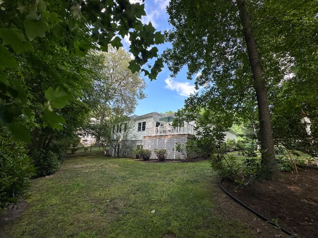 Foto del edificio - 144 Wildswood Rd