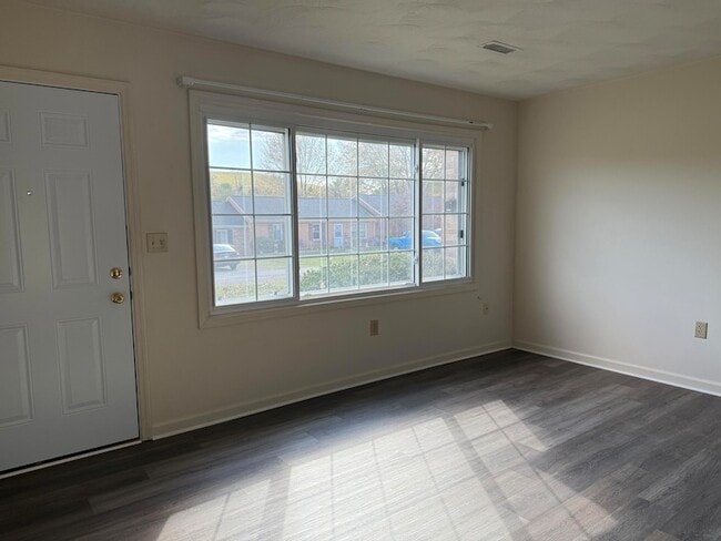 Foto del edificio - 1101 Lakeview Pl