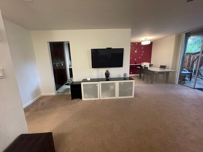 Building Photo - 505 Cypress Point Dr