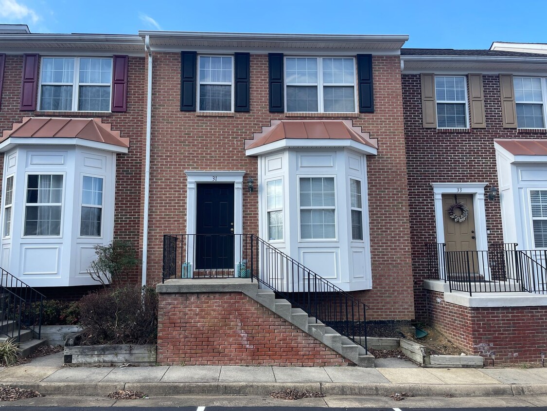 Primary Photo - FREDERICKSBURG TOWNHOME - MINUTES TO VRE A...