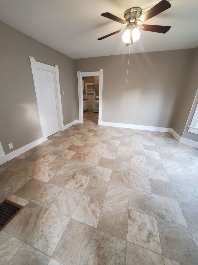 Foto del edificio - 4 Bedroom Single Family