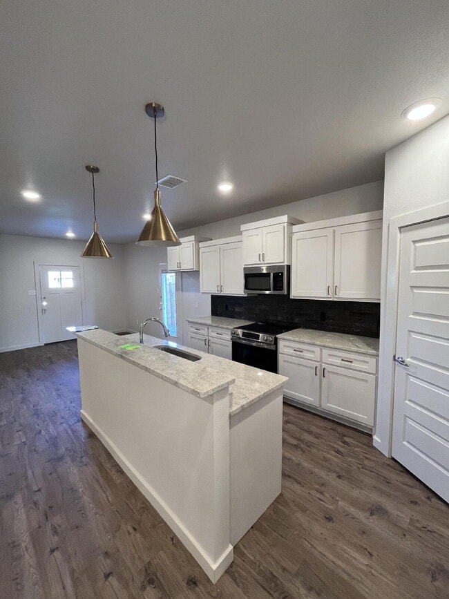 Foto del edificio - Brand new townhomes in Abbey Glen!