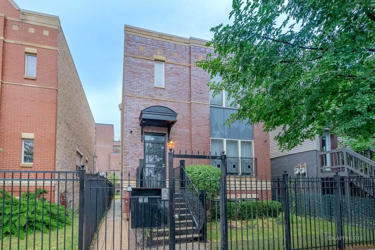 2036 W Warren Blvd, Chicago, IL 60612 House Rental in Chicago, IL
