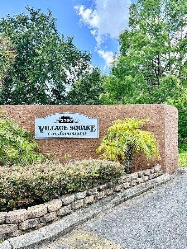 Foto del edificio - 6065 Village Cir S