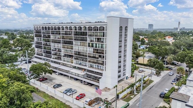 Foto del edificio - 3211 W Swann Ave