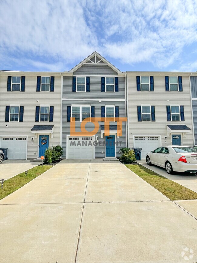 Fenwick Heights Apartments for Rent with a Swimming Pool Greenville