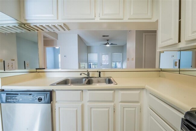 Foto del edificio - 806 W 24th St