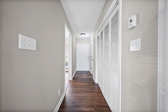 Building Photo - 280 Timber Court Dr