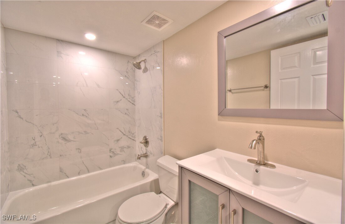 Building Photo - 776 Landover Cir