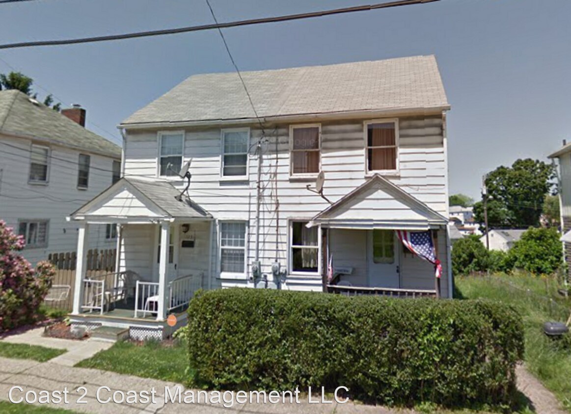 2 br, 1.5 bath House 523 Farnsworth Ave House Rental in Clairton