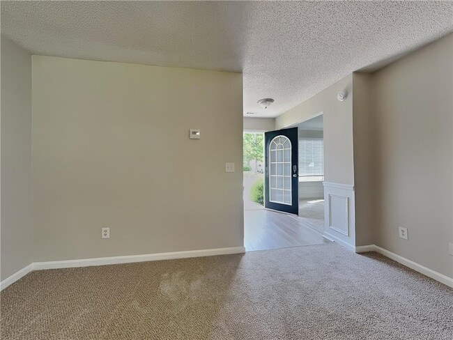 Building Photo - 205 Oak Terrace Dr