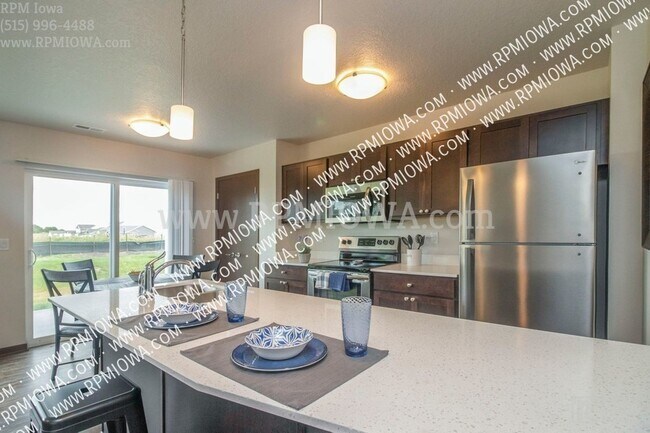 Building Photo - LIMITED AVAILABILITY!! 3 Bedroom, 2.5 Bath...