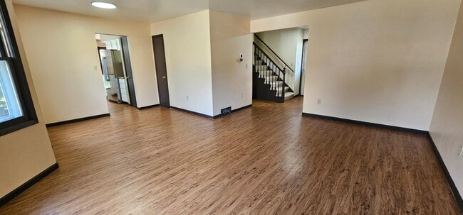 Building Photo - 16515 Dane Ct E