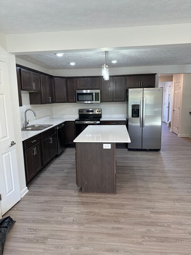 Foto del edificio - 1511 Red Fern Dr