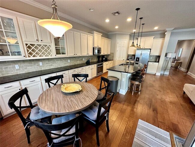 Foto del edificio - 9569 Royal Estates Blvd