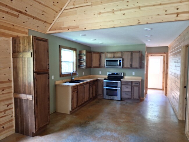Foto del edificio - 434 Big Creek Rd