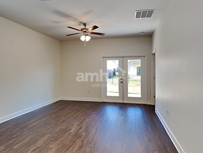 Foto del edificio - 1010 Walden Woods Dr