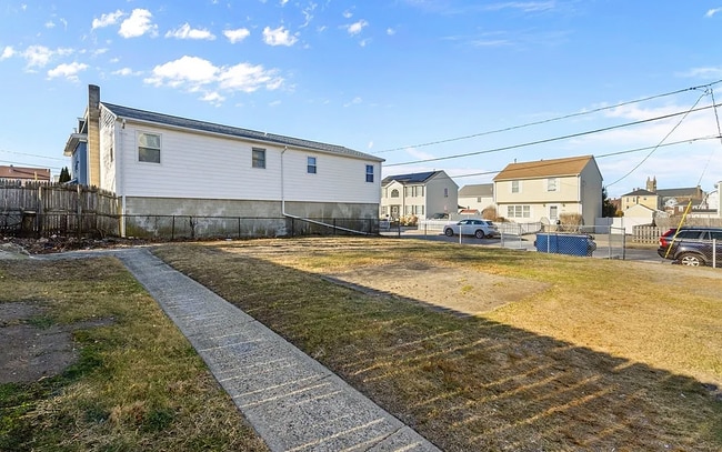 Building Photo - 177 Tripp St