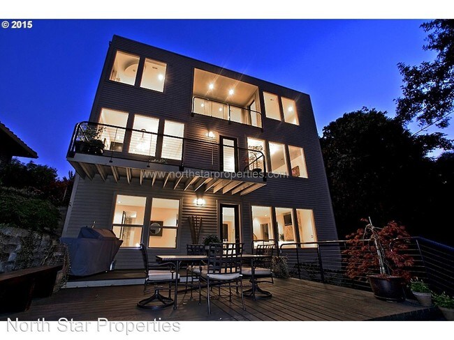 Building Photo - 226 SW Florida St