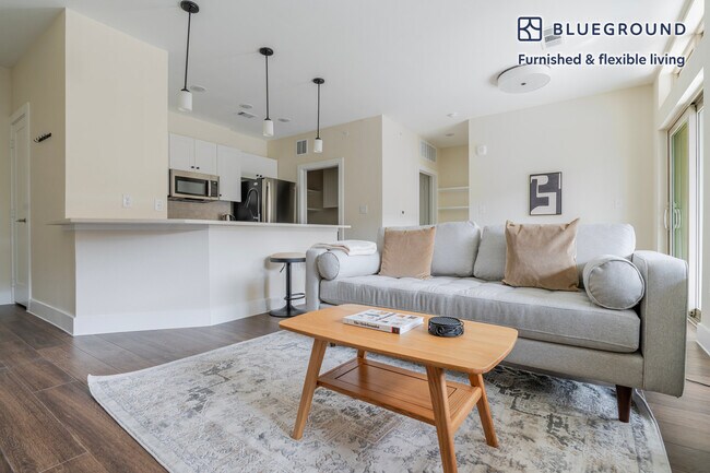 Foto del edificio - 1501 W Howard Ln