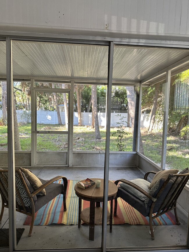 Foto del edificio - 162 Garden Ln