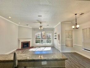 Building Photo - 18 S Willow Point Cir