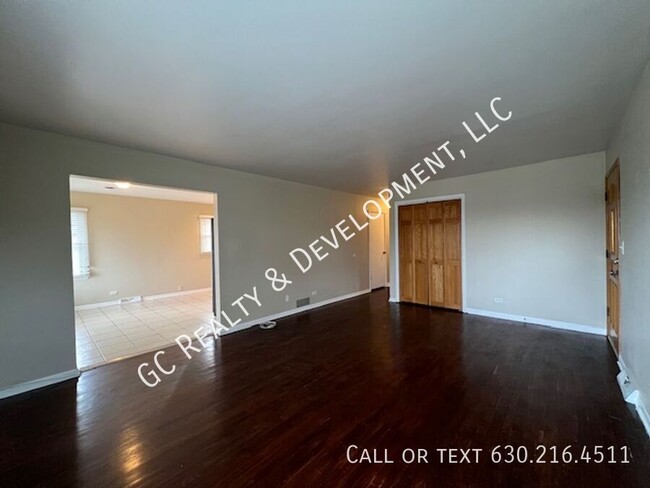 Foto del edificio - *** 3 BDRM - 1.5 BTH / PET FRIENDLY / FINI...