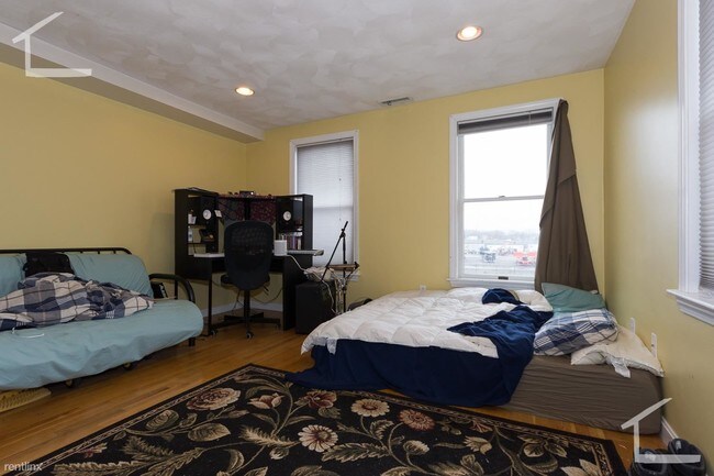 Foto del edificio - 4 br, 2.5 bath Townhome - 20 Wadsworth St
