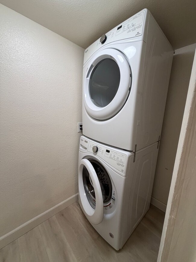 Building Photo - Bethany Beauty