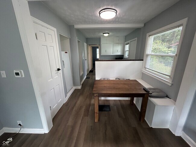 Foto del edificio - 4716 Caroline Ave