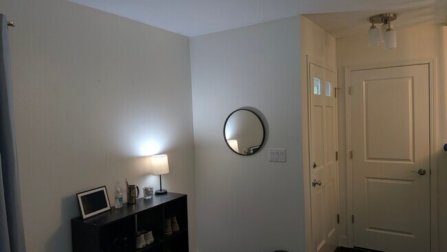 Foto del edificio - 803 Forest Ct