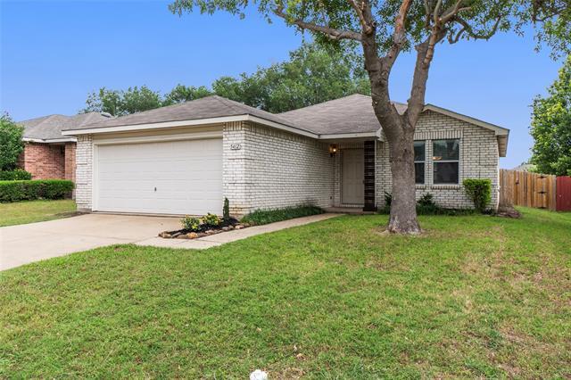 Foto principal - 5412 Comanche Wells Dr