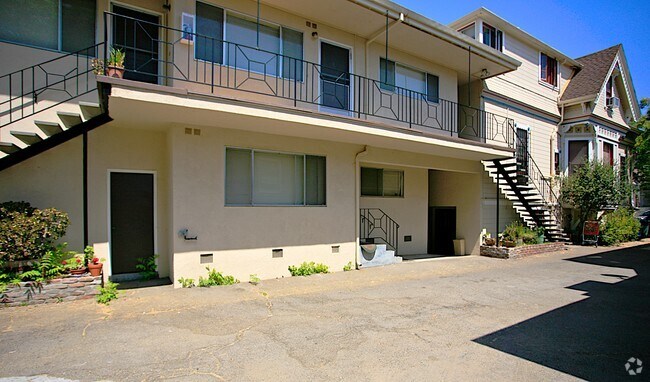 Building Photo - 2128 Alameda Ave