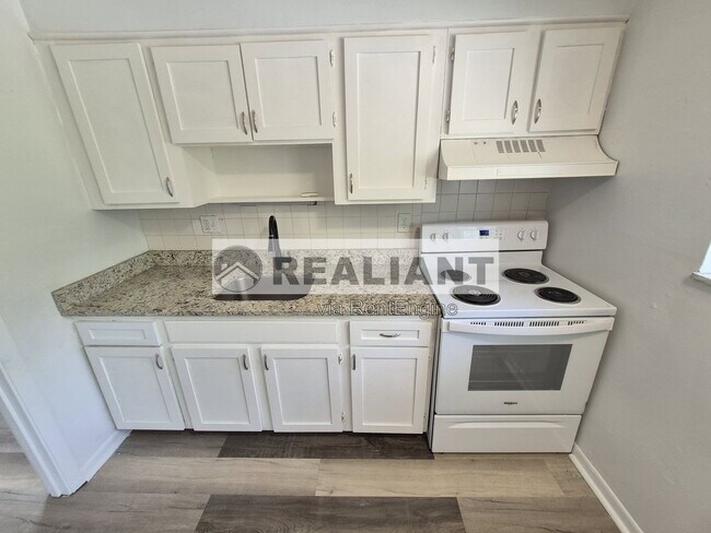 Foto del edificio - 922 Highland Ave
