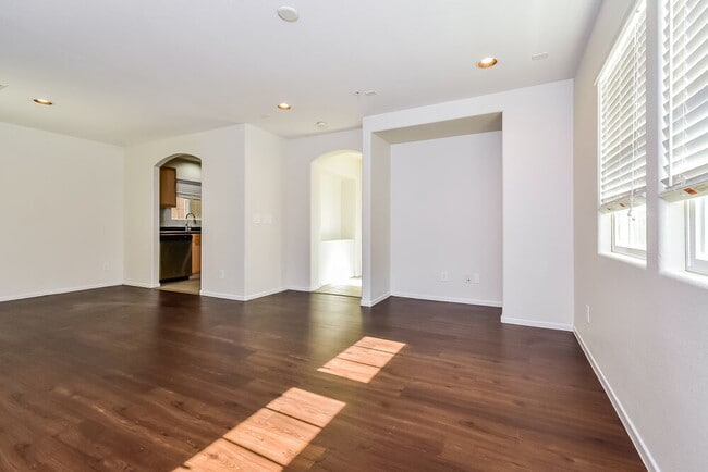 Building Photo - 7453 Showy Ct