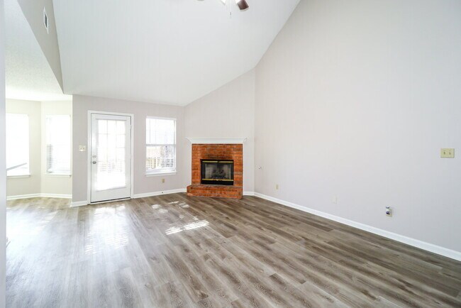Foto del edificio - 7121 Showboat Ln